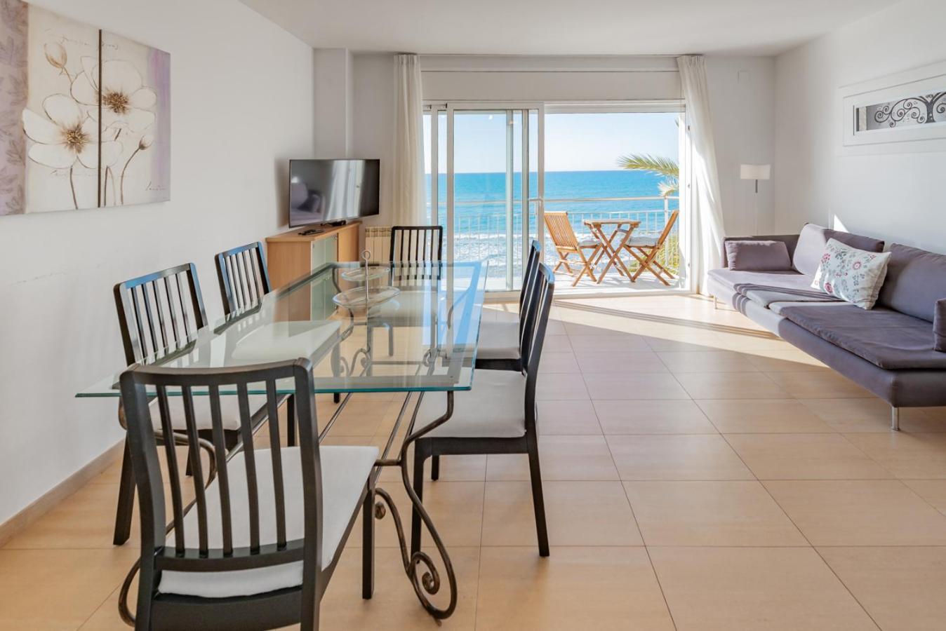 Insitges Sant Sebastia's Beach Apartment